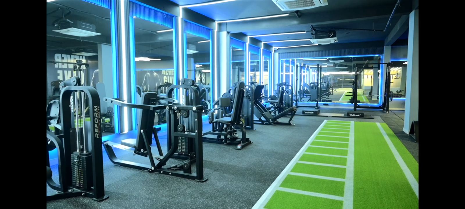 Inside Get Fitt 24×7 Lucknow